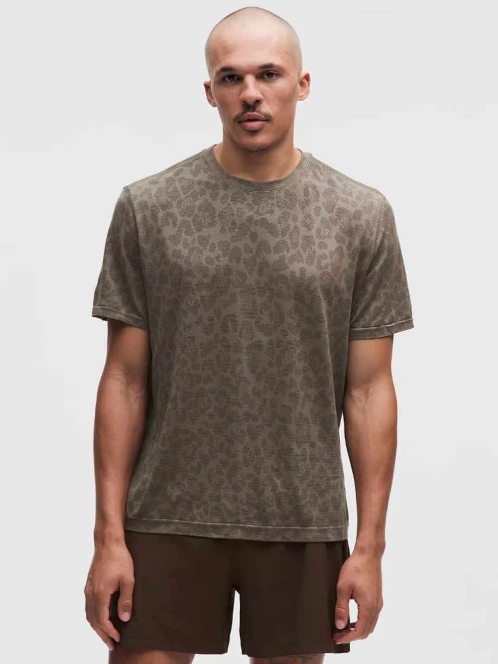 *NWT Lululemon Men's Metal Vent Tech Relaxed-Fit Short-Sleeve Shirt - Leopard